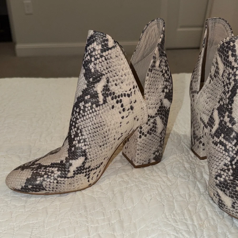 Steve Madden Snake-Print Women's Cutout Ankle Boots - Picture 4 of 9